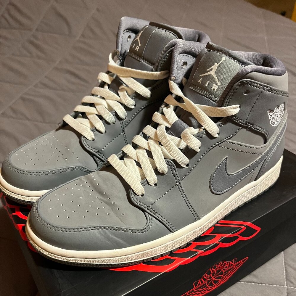 Air Jordan 1 Mid